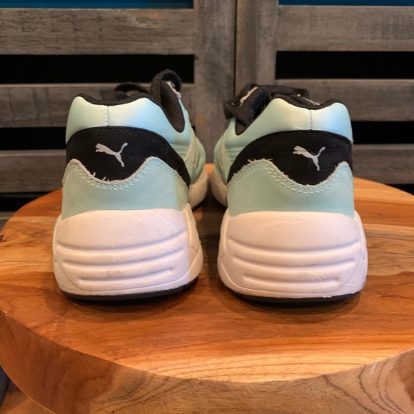 Puma satin sneakers sz 6 Seafoam Green. - Picture 2 of 6
